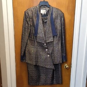 Clara Clara Sophisticated Multicolor Skirtsuit with Navy Accents